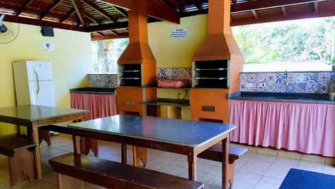 Área de churrasqueira do condomínio 