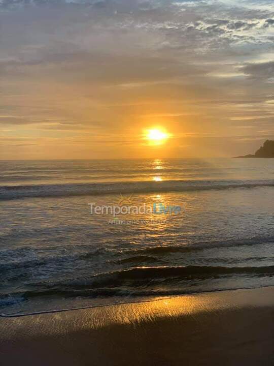 Apartment for vacation rental in Ubatuba (Praia das Toninhas)