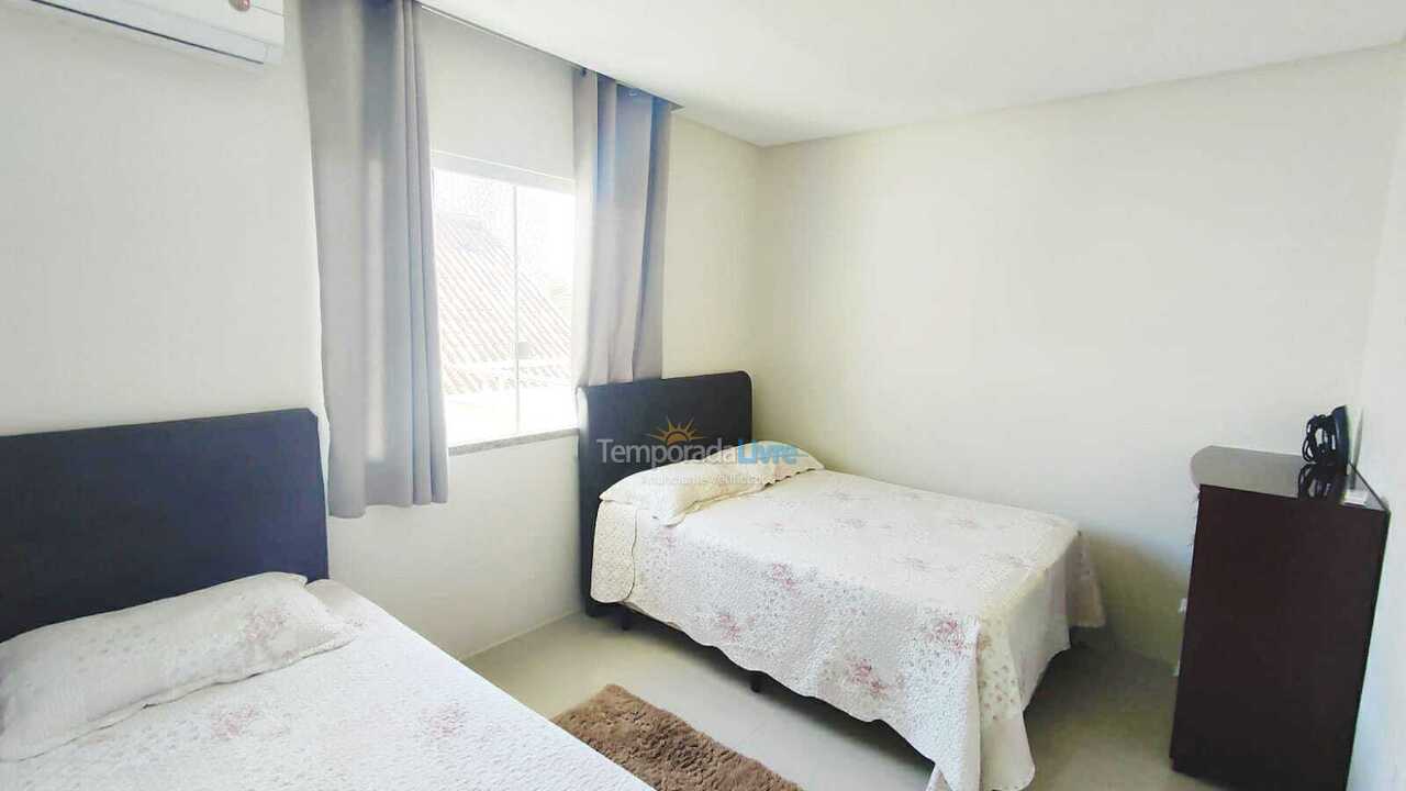 Casa para aluguel de temporada em Bombinhas (Canto Grande)