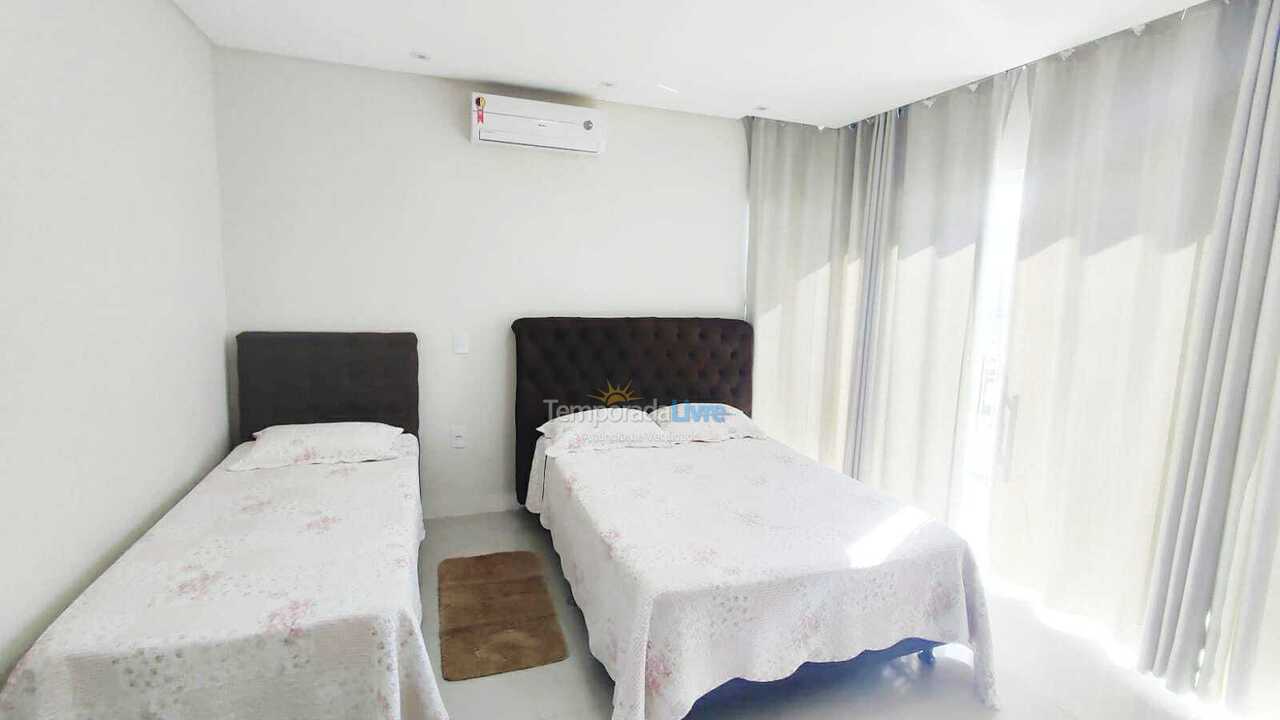 Casa para aluguel de temporada em Bombinhas (Canto Grande)