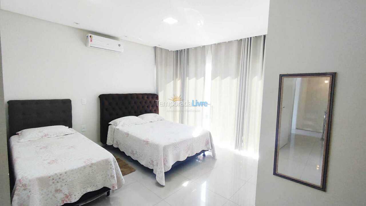 Casa para aluguel de temporada em Bombinhas (Canto Grande)