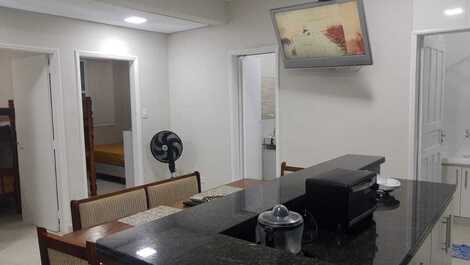 Pie apto en la arena a 100m de la playa en Vila Caiçara Praia Grande