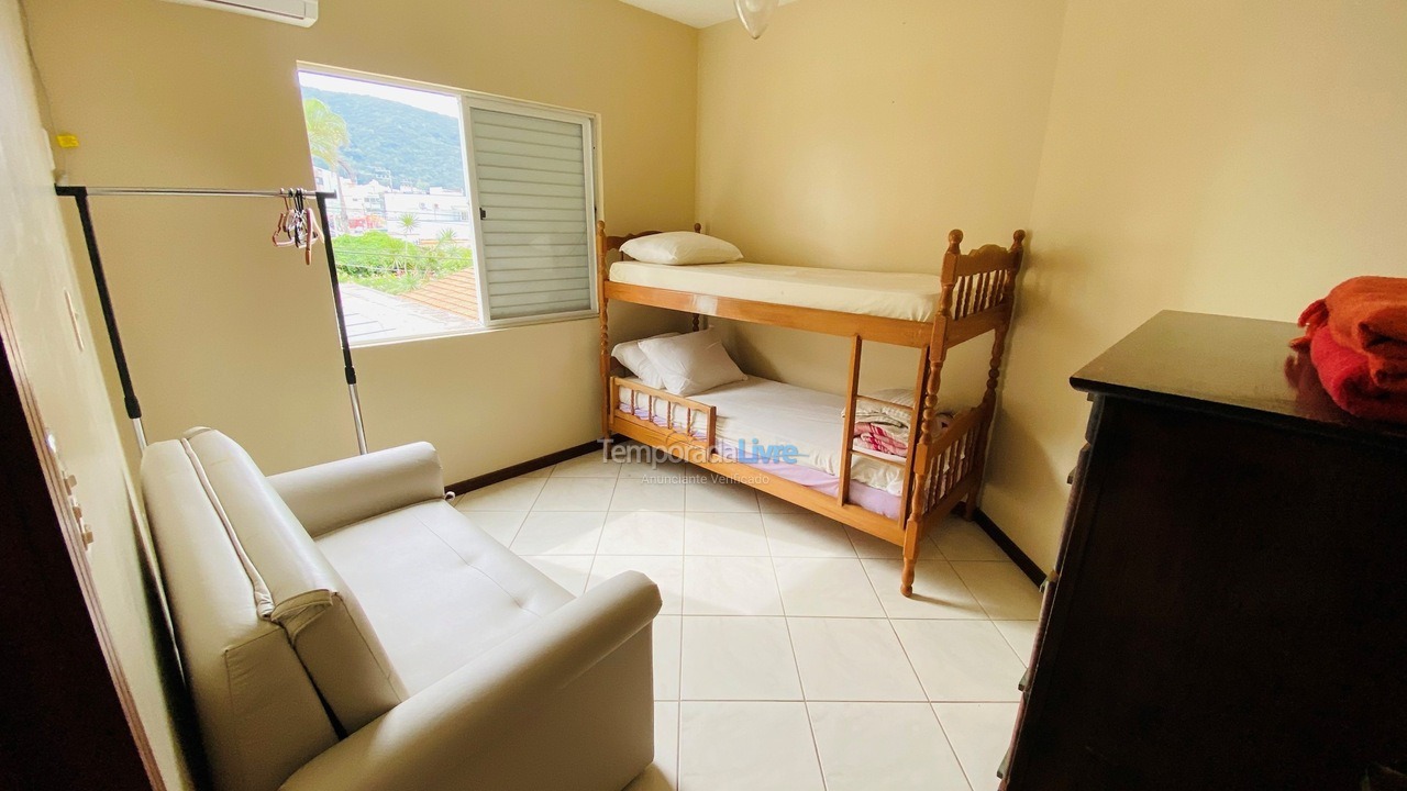 Apartamento para alquiler de vacaciones em Bombinhas (Praia de Bombas)