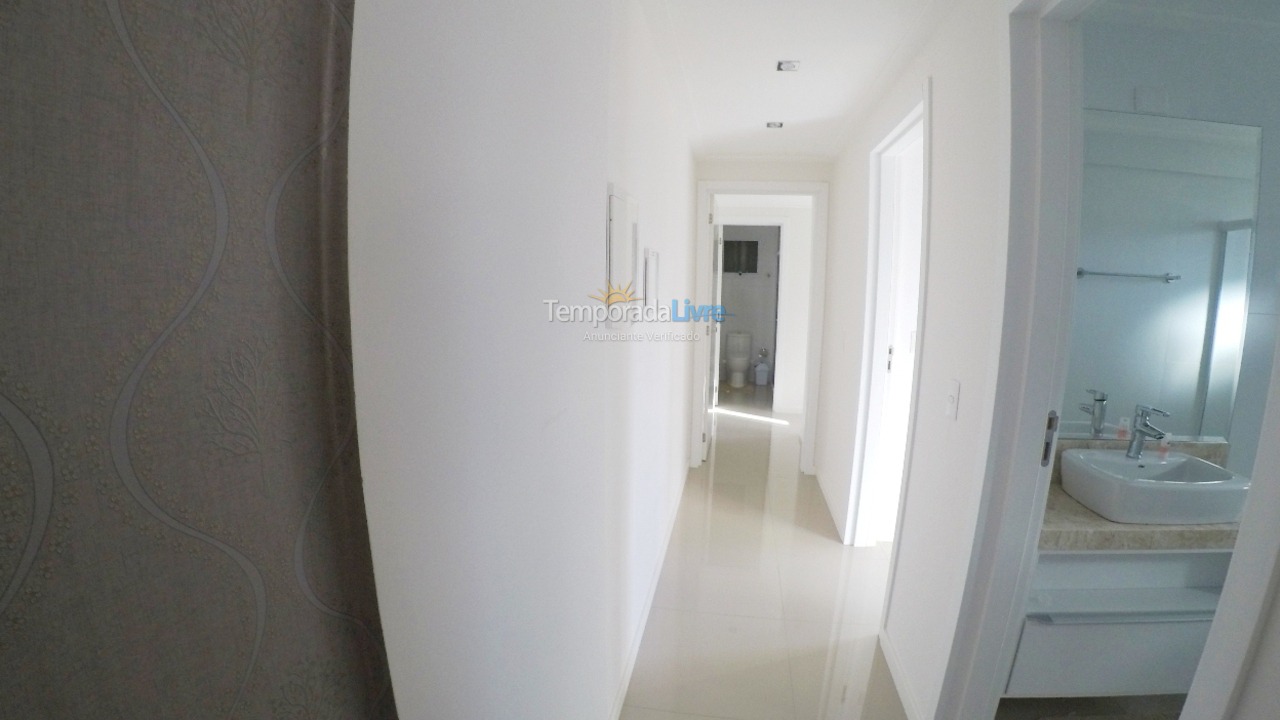 Apartment for vacation rental in Bombinhas (Praia de Bombas)