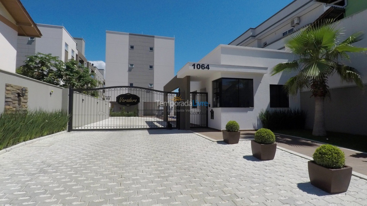 Apartment for vacation rental in Bombinhas (Praia de Bombas)