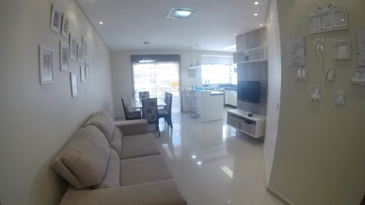Apartamento para aluguel de temporada em Bombinhas (Praia de Bombas)