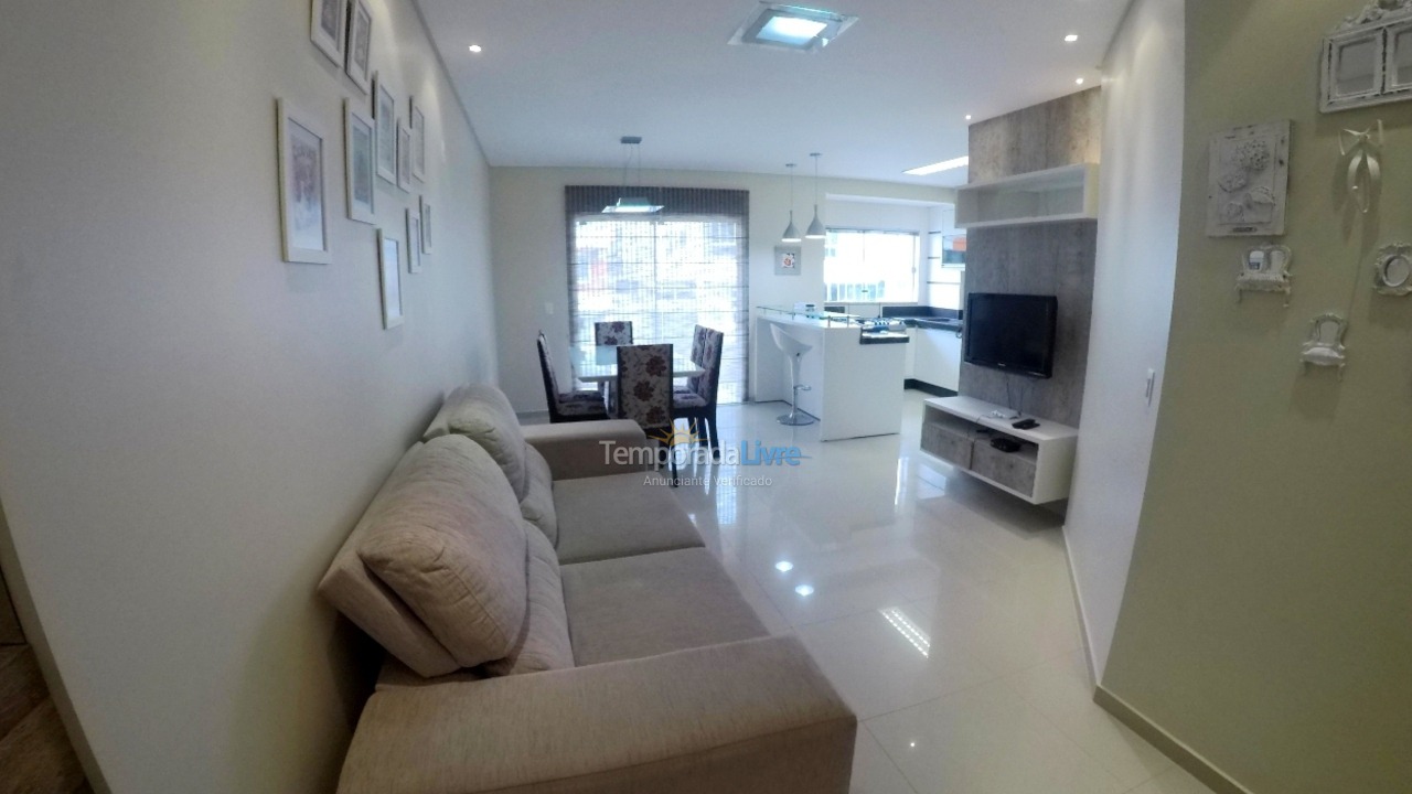Apartamento para aluguel de temporada em Bombinhas (Praia de Bombas)