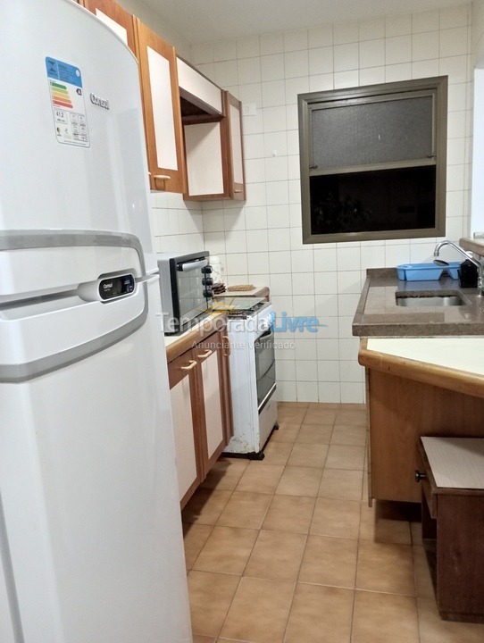 Apartamento para aluguel de temporada em Guarujá (Pitangueiras)