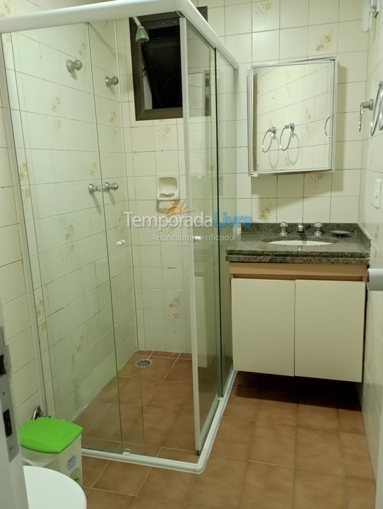 Apartamento para aluguel de temporada em Guarujá (Pitangueiras)