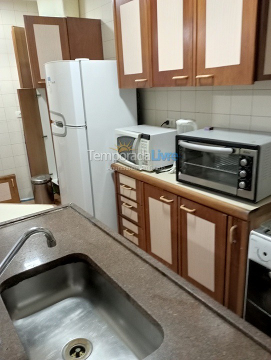 Apartamento para aluguel de temporada em Guarujá (Pitangueiras)