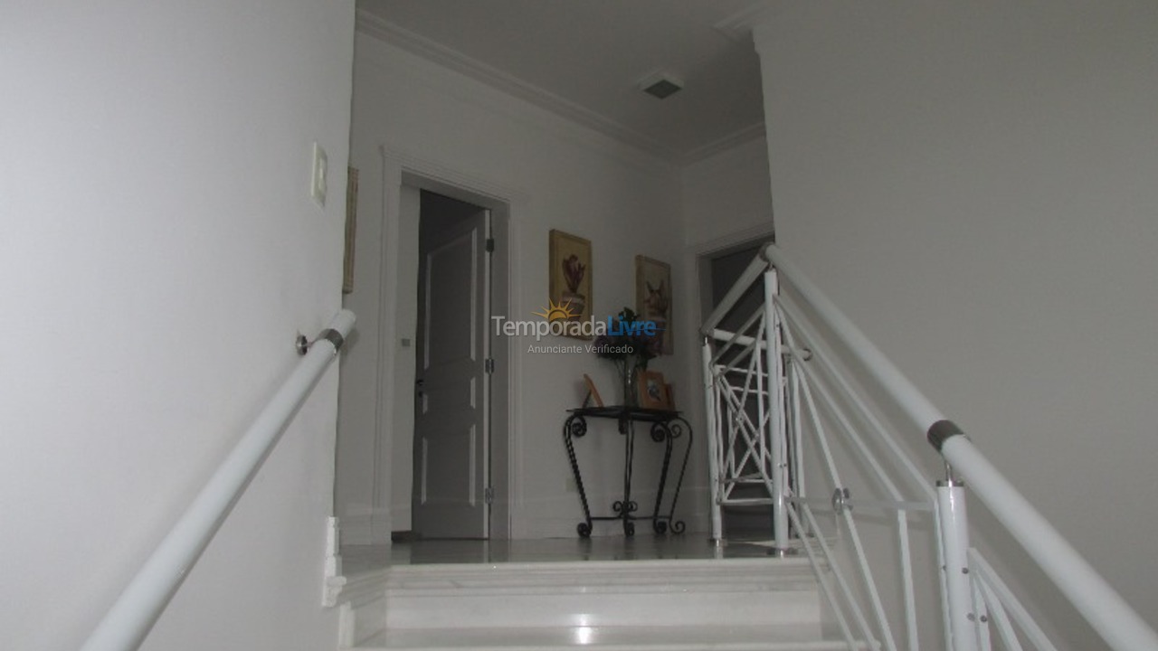 Casa para alquiler de vacaciones em São Sebastião (Praia da Baleia)