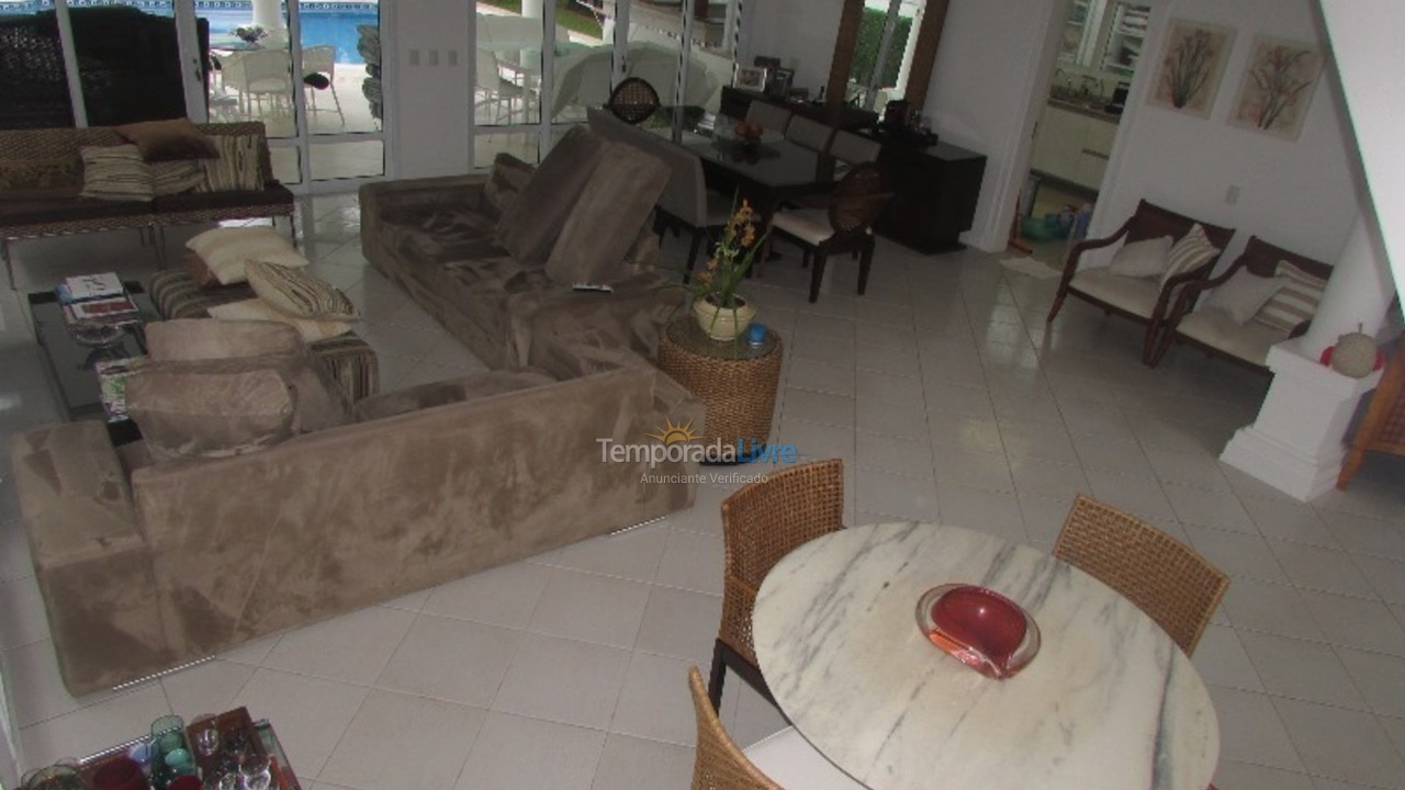 Casa para alquiler de vacaciones em São Sebastião (Praia da Baleia)