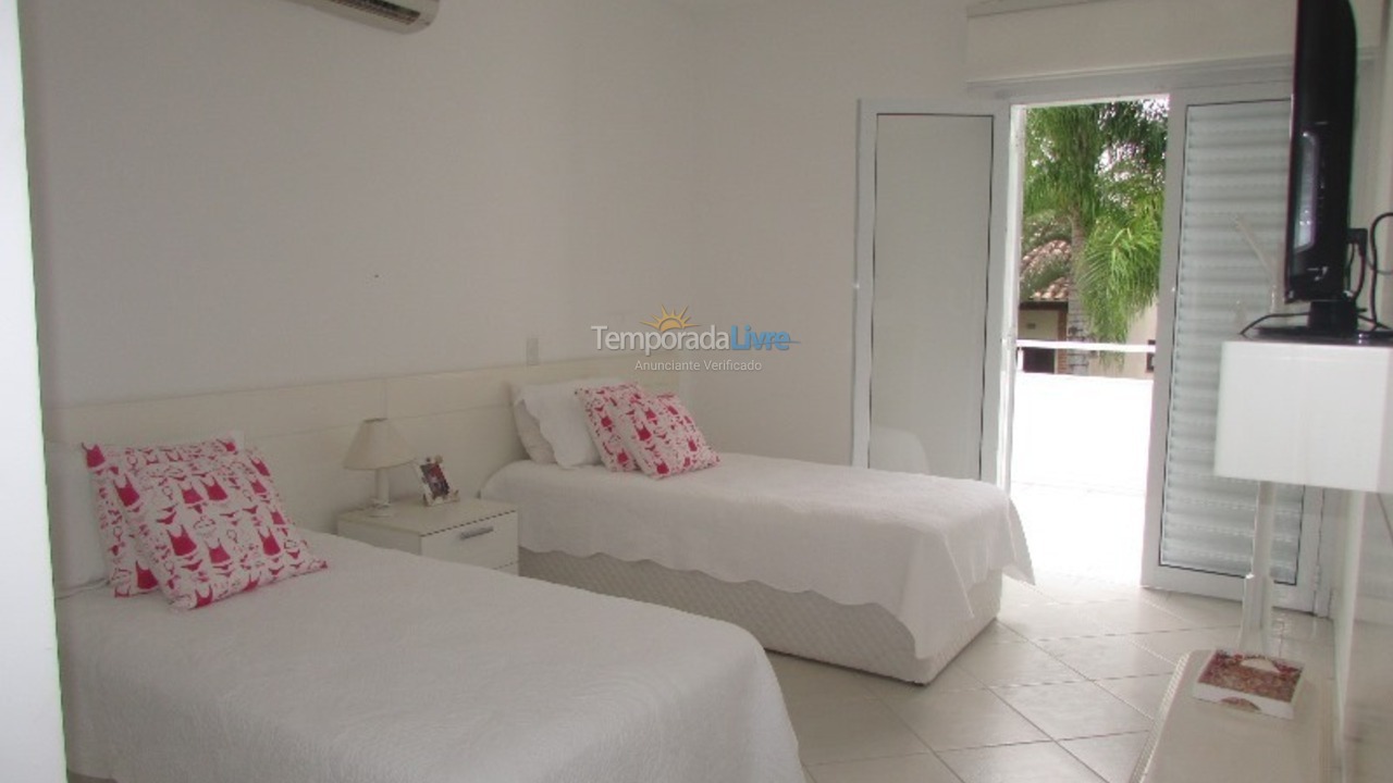 Casa para alquiler de vacaciones em São Sebastião (Praia da Baleia)