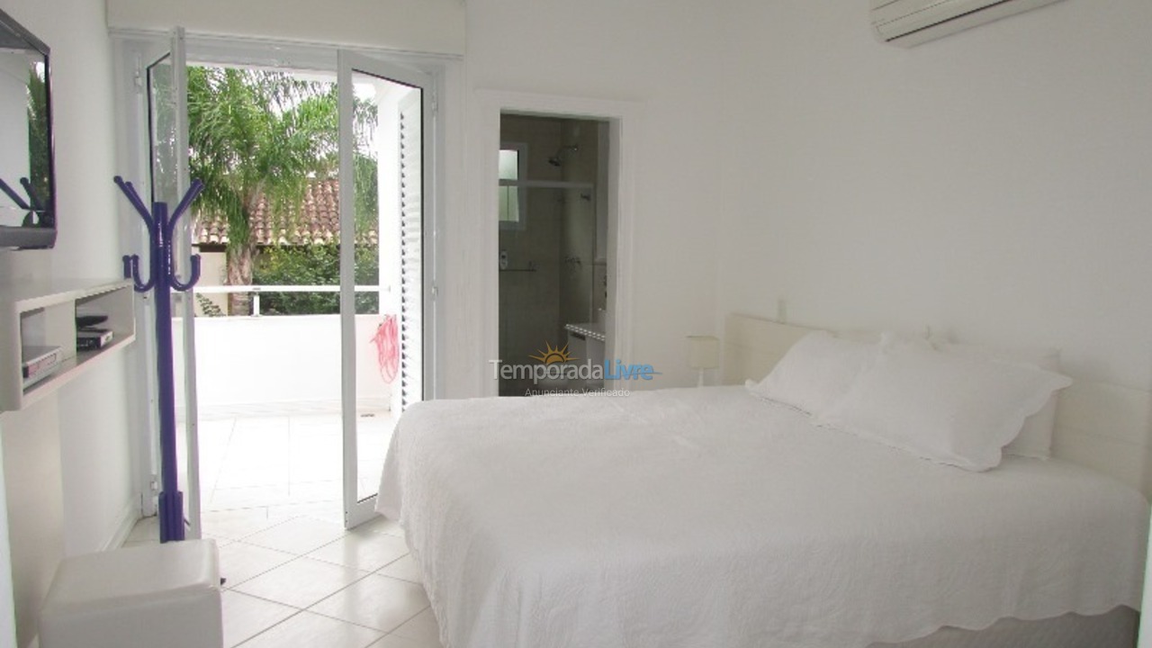 Casa para alquiler de vacaciones em São Sebastião (Praia da Baleia)