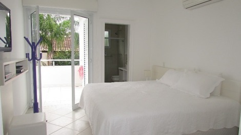 CASA BIEN UBICADA EN PRAIA DA BALEIA