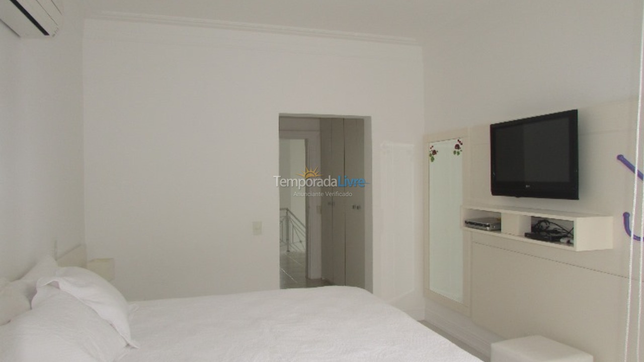 Casa para alquiler de vacaciones em São Sebastião (Praia da Baleia)