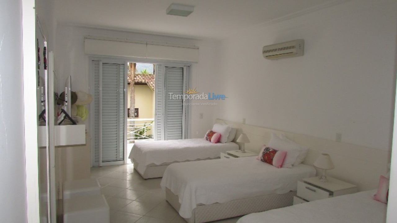 Casa para alquiler de vacaciones em São Sebastião (Praia da Baleia)