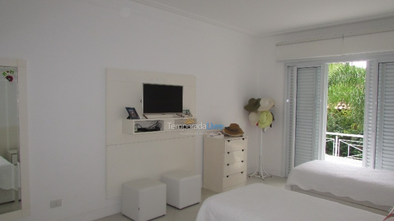 Casa para alquiler de vacaciones em São Sebastião (Praia da Baleia)