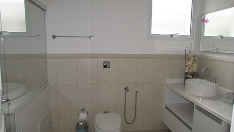 CASA BEM LOCALIZADA NA PRAIA DA BALEIA
