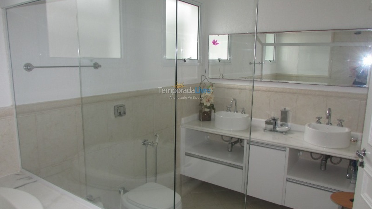 Casa para alquiler de vacaciones em São Sebastião (Praia da Baleia)