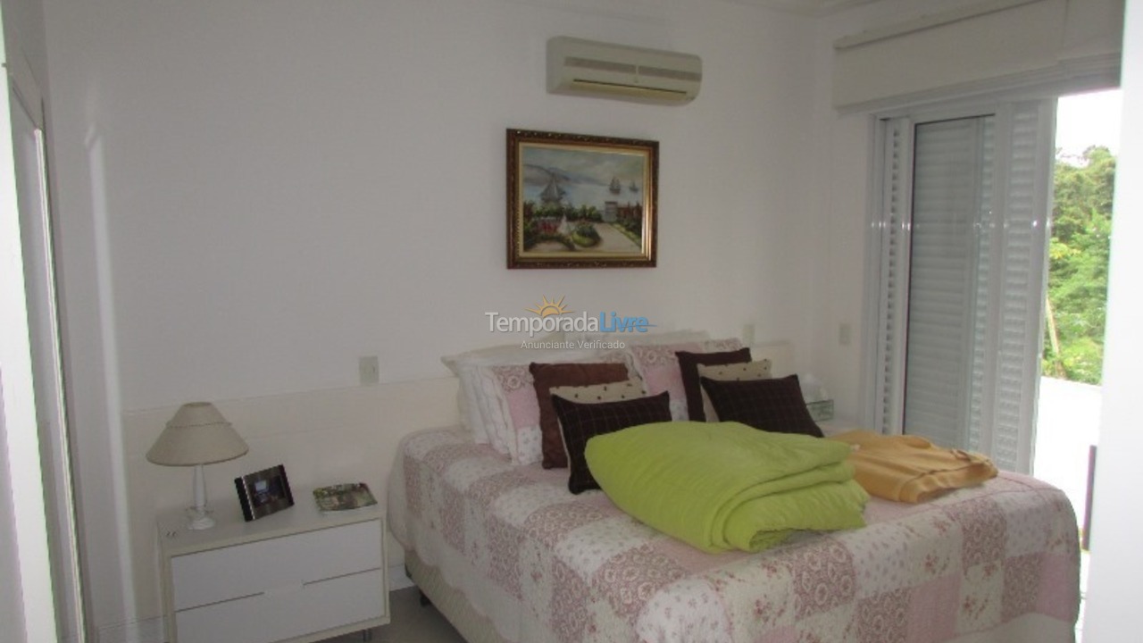 Casa para alquiler de vacaciones em São Sebastião (Praia da Baleia)