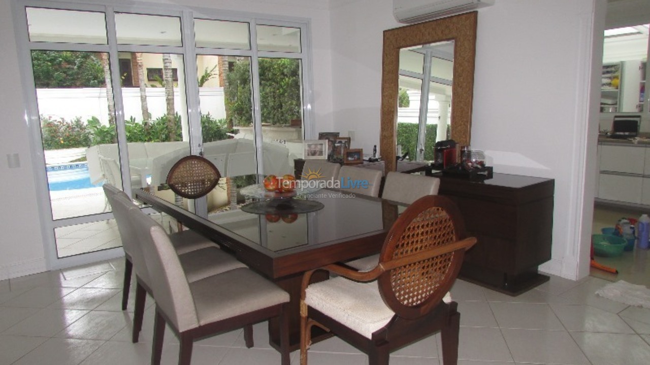 Casa para alquiler de vacaciones em São Sebastião (Praia da Baleia)