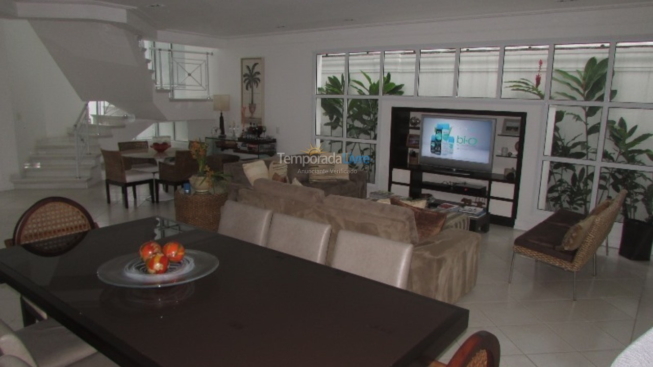 Casa para alquiler de vacaciones em São Sebastião (Praia da Baleia)