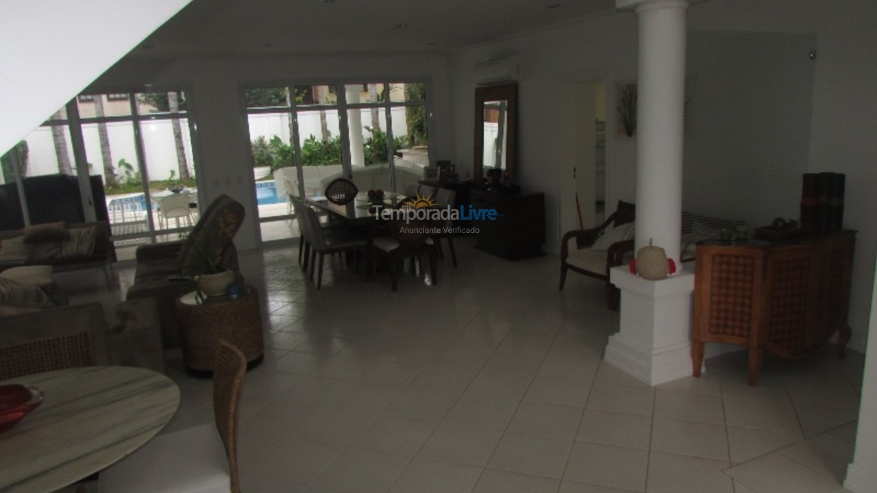 Casa para alquiler de vacaciones em São Sebastião (Praia da Baleia)