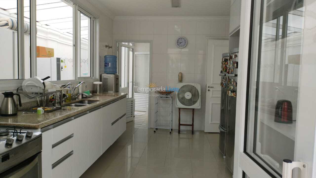 Casa para alquiler de vacaciones em São Sebastião (Praia da Baleia)