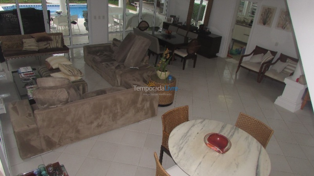 Casa para alquiler de vacaciones em São Sebastião (Praia da Baleia)