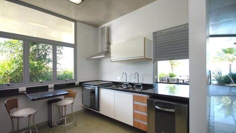 CASA LUXUOSA FRENTE AO MAR NA PRAIA DE JUQUEHY