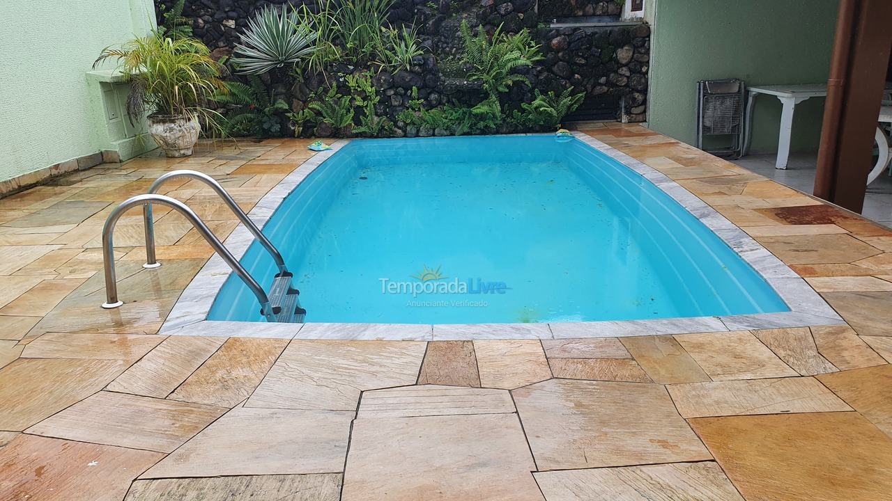 House for vacation rental in Caraguatatuba (Sumare)