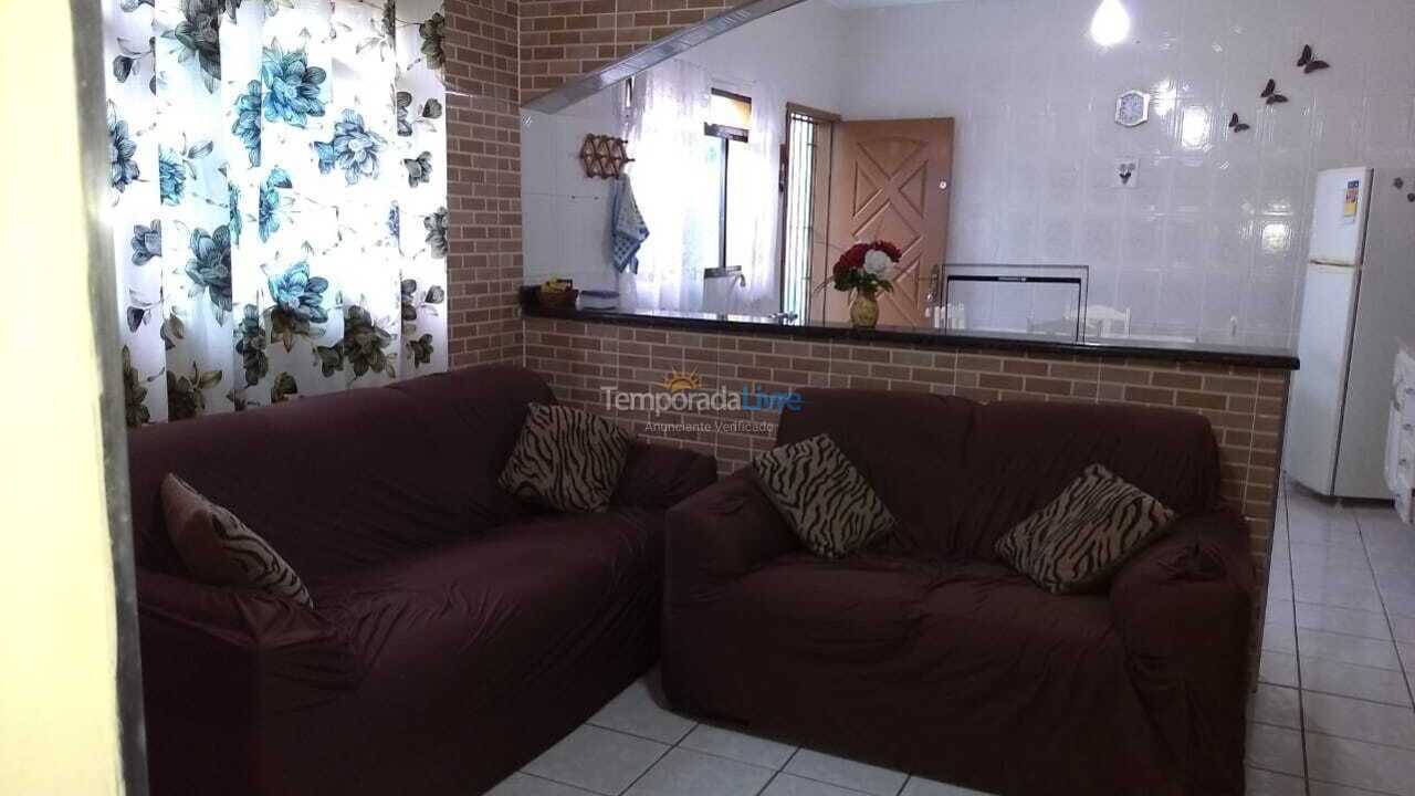 Casa para aluguel de temporada em Mongaguá (Balneario Itaguai)
