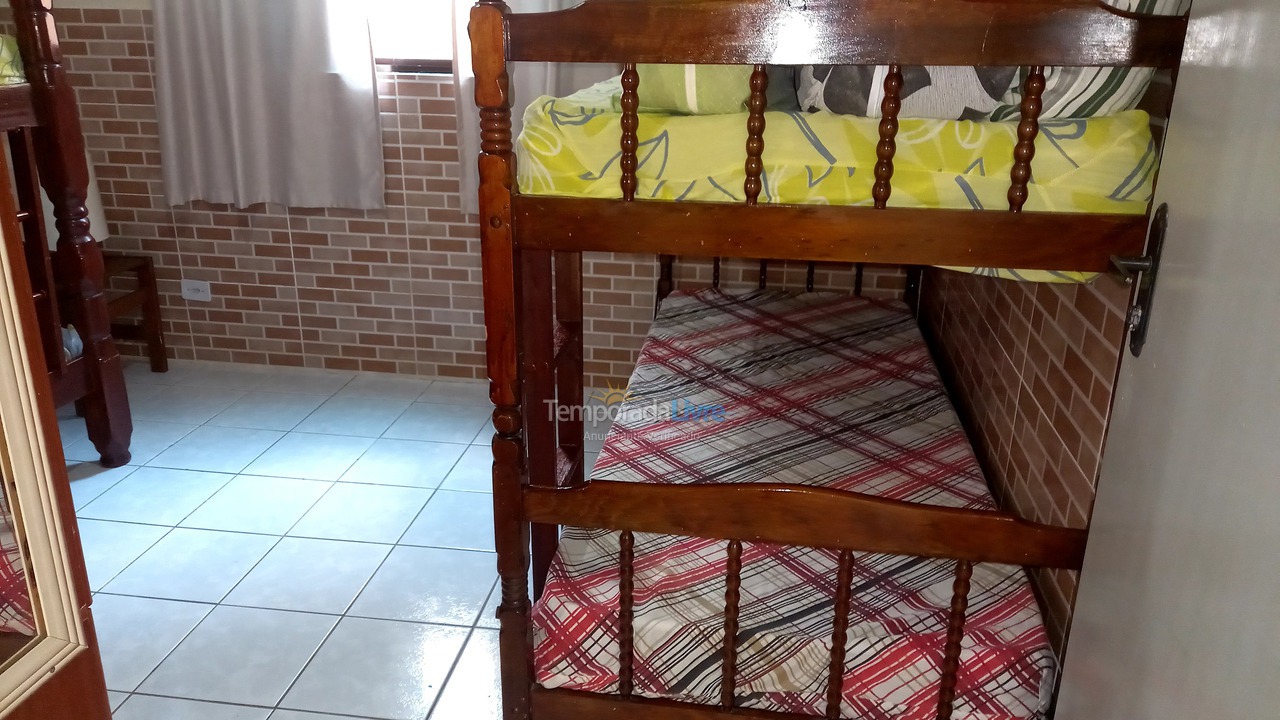 Casa para aluguel de temporada em Mongaguá (Balneario Itaguai)