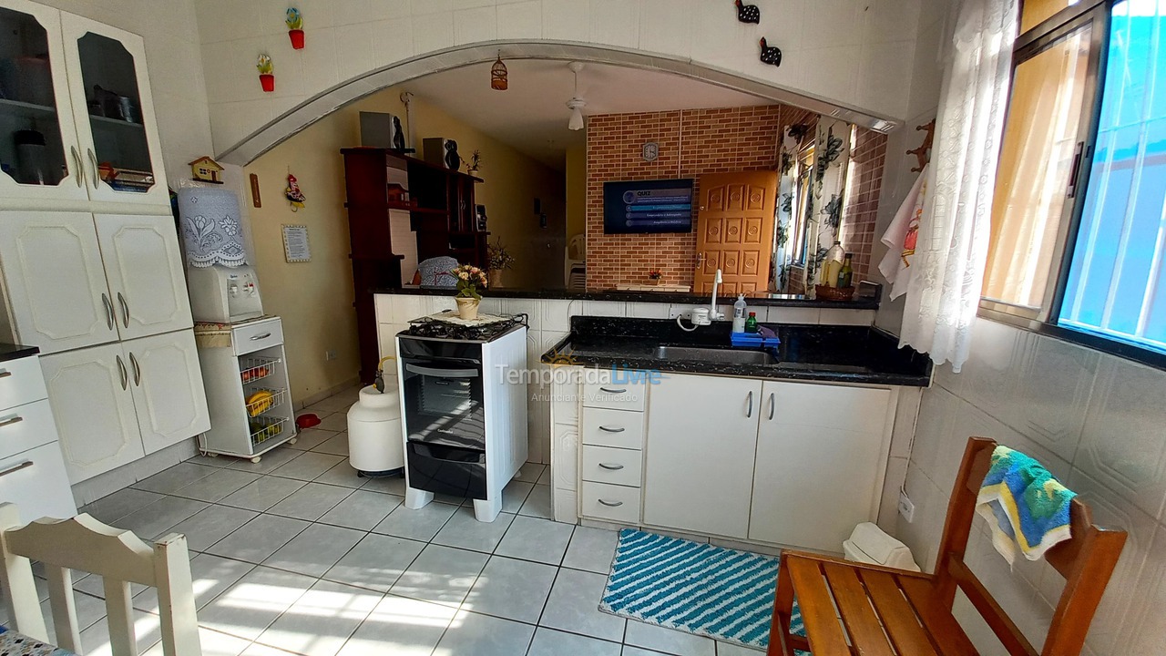 Casa para aluguel de temporada em Mongaguá (Balneario Itaguai)