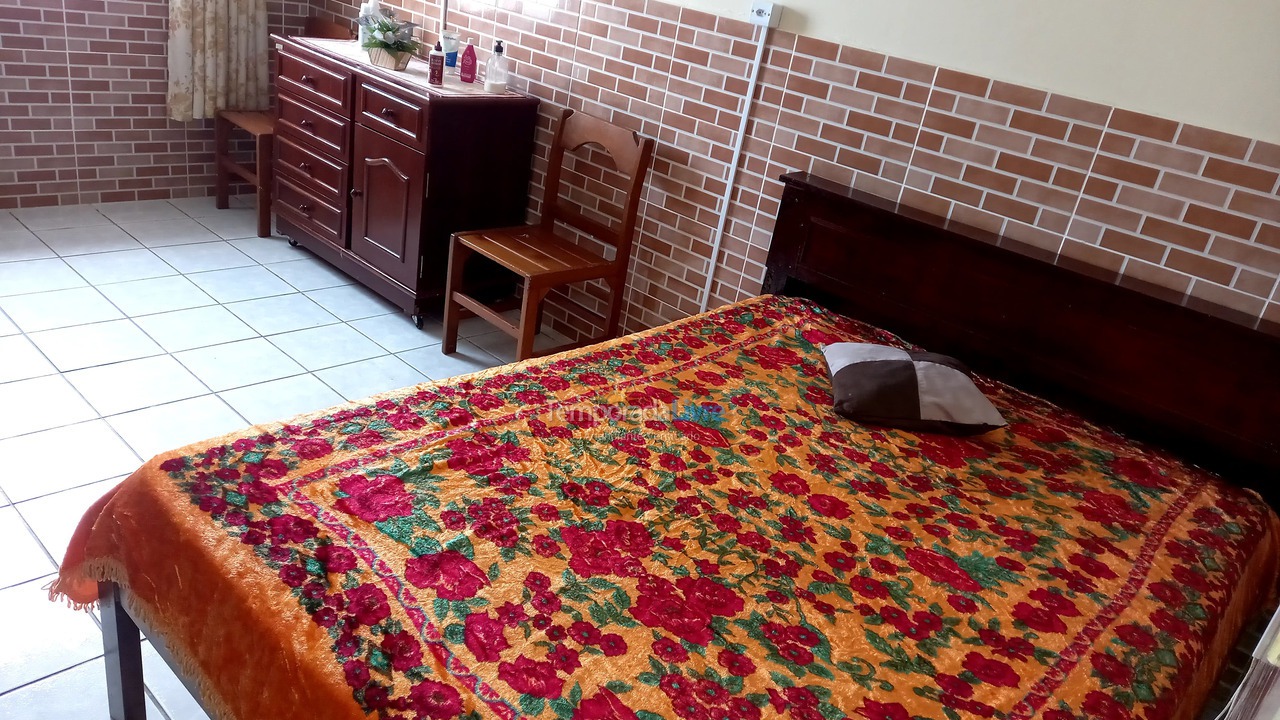 Casa para aluguel de temporada em Mongaguá (Balneario Itaguai)