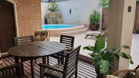 Linda e espaçosa casa em Guarujá ♡Com piscina Aquecida♡