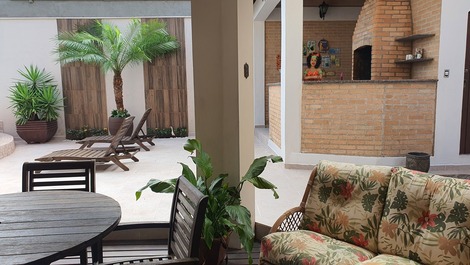 Linda e espaçosa casa em Guarujá ♡Com piscina Aquecida♡