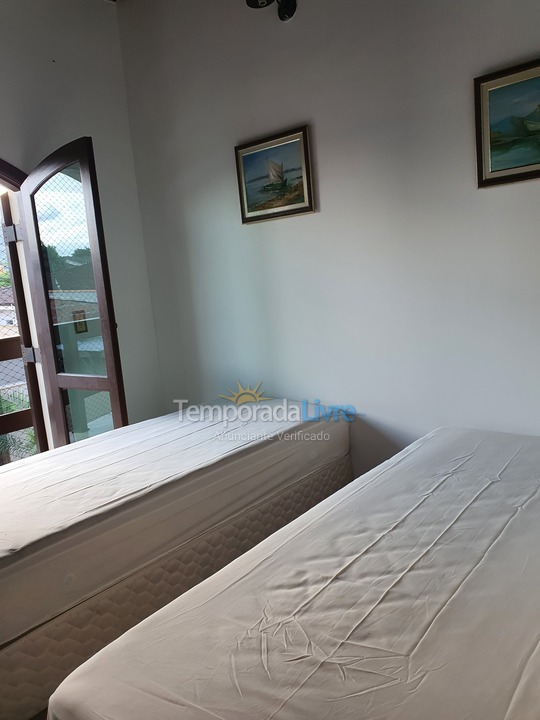 Casa para aluguel de temporada em Guarujá (Enseada)