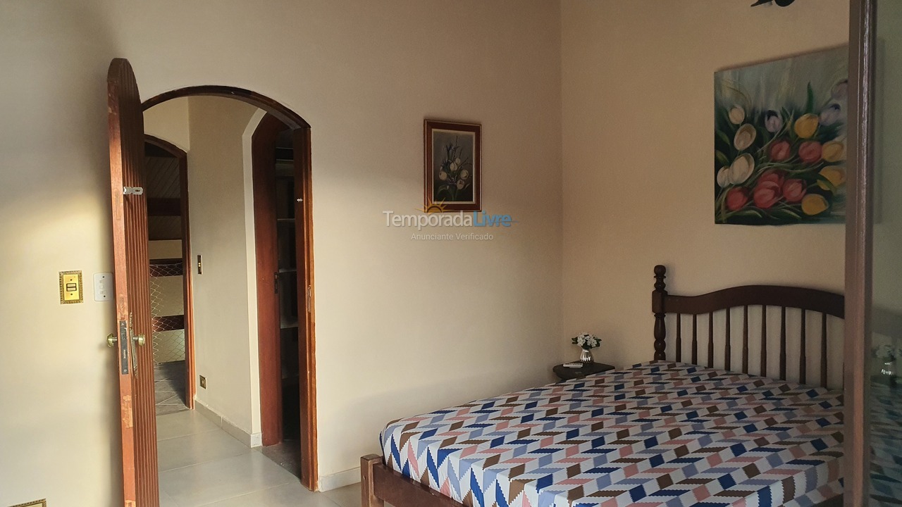 Casa para aluguel de temporada em Guarujá (Enseada)