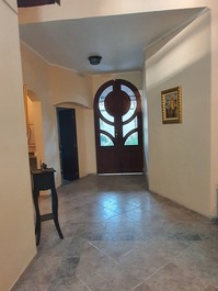 Linda e espaçosa casa em Guarujá ♡Com piscina Aquecida♡