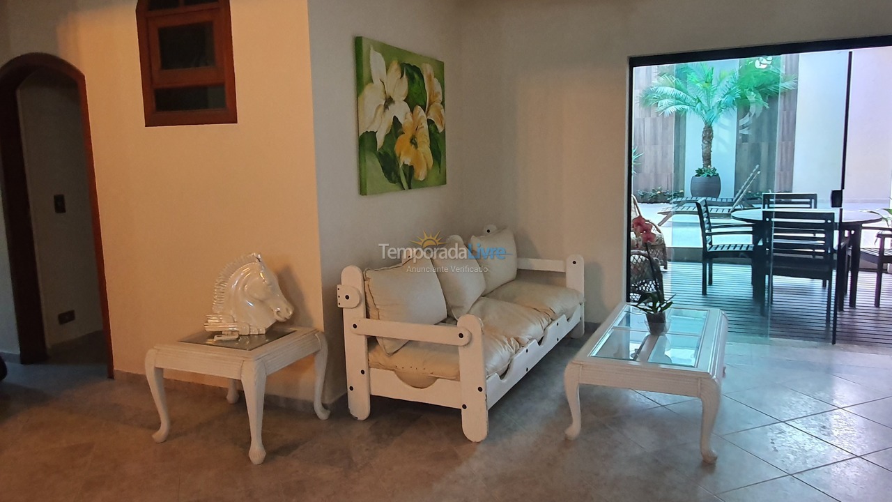 Casa para aluguel de temporada em Guarujá (Enseada)