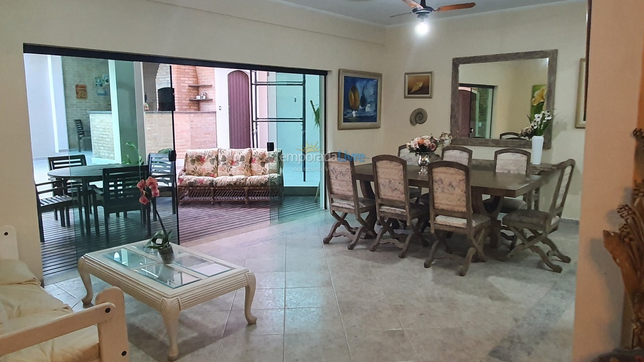 Casa para aluguel de temporada em Guarujá (Enseada)