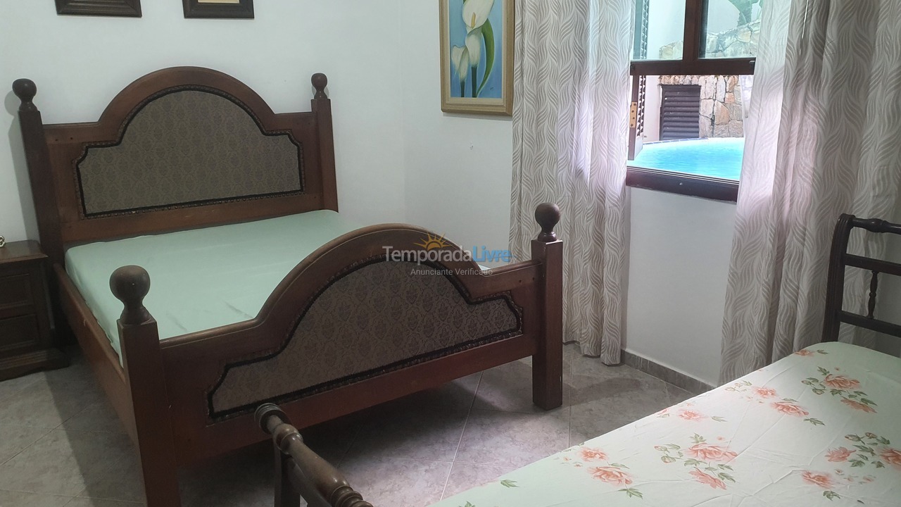 Casa para aluguel de temporada em Guarujá (Enseada)