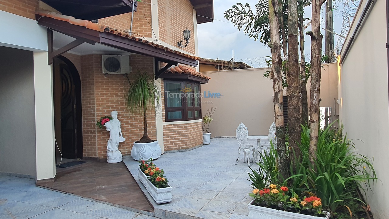 Casa para aluguel de temporada em Guarujá (Enseada)