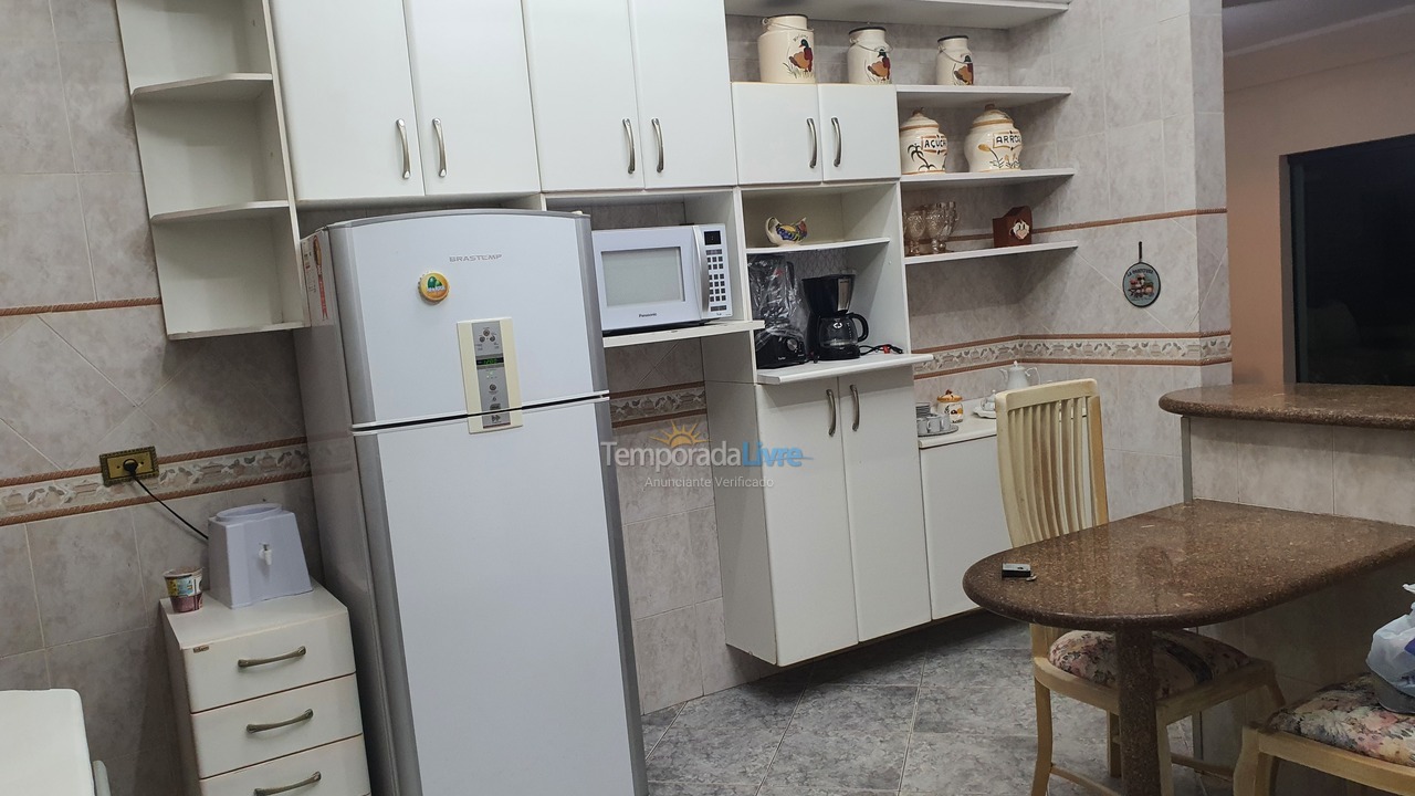 Casa para aluguel de temporada em Guarujá (Enseada)