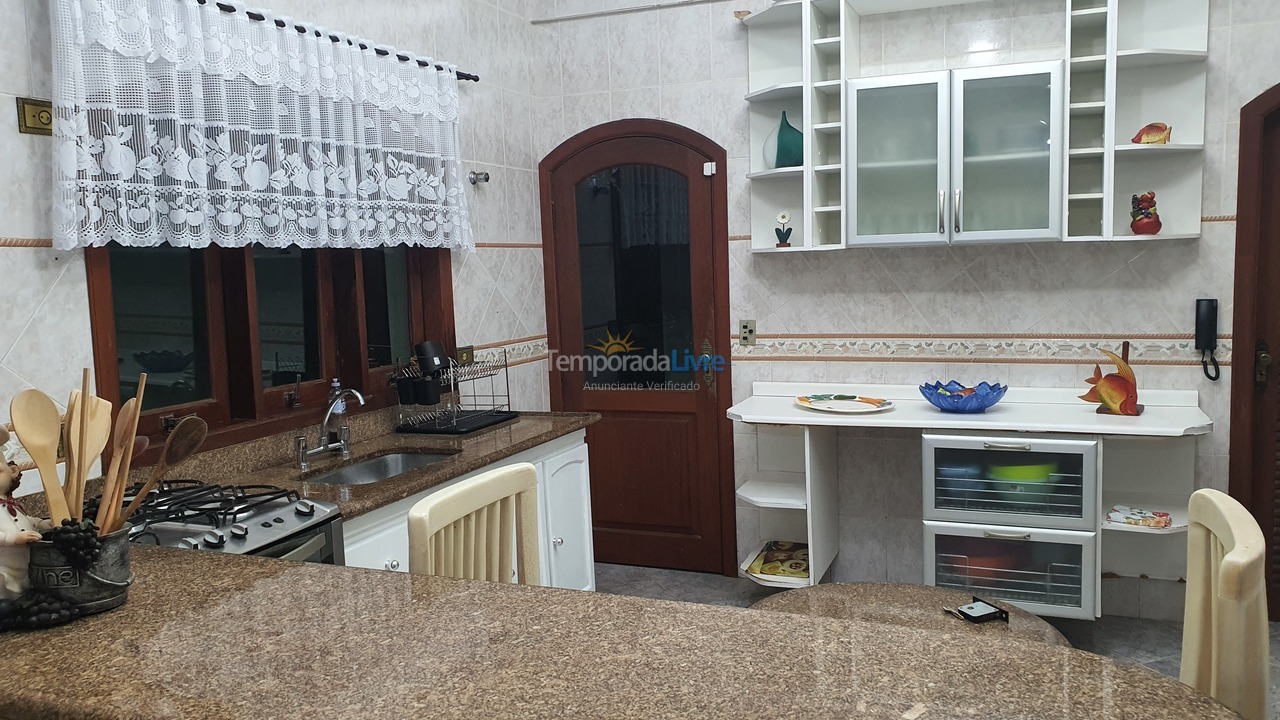 Casa para aluguel de temporada em Guarujá (Enseada)