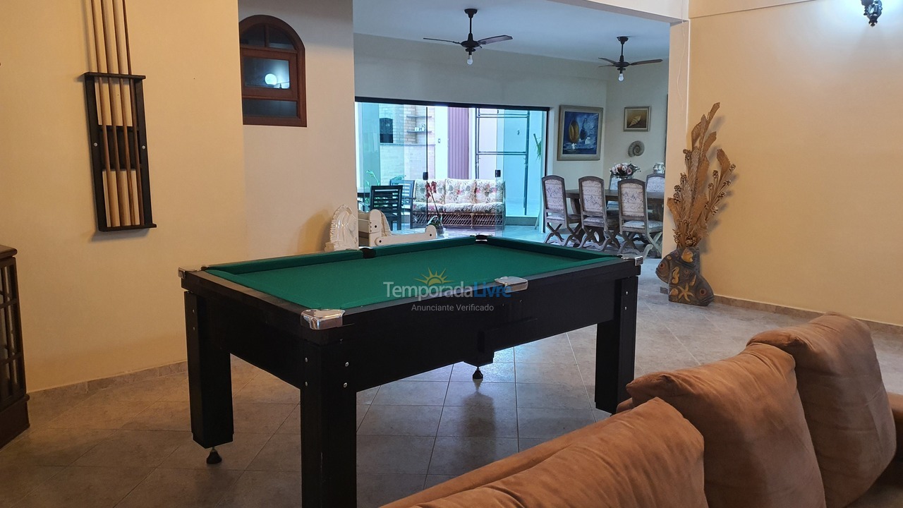 Casa para aluguel de temporada em Guarujá (Enseada)
