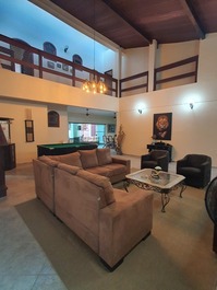 Linda e espaçosa casa em Guarujá ♡Com piscina Aquecida♡