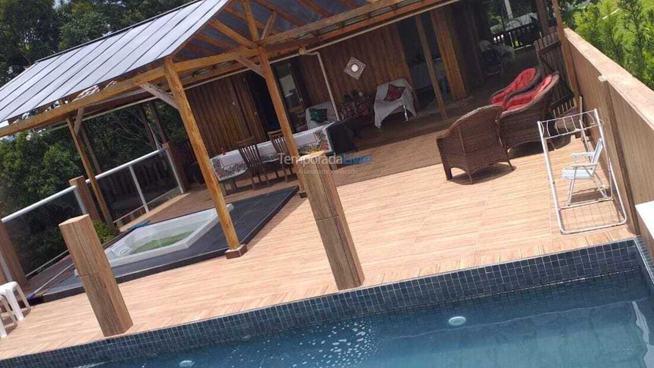 Chácara / sítio para aluguel de temporada em São José dos Pinhais (Saltinho da Malhada)